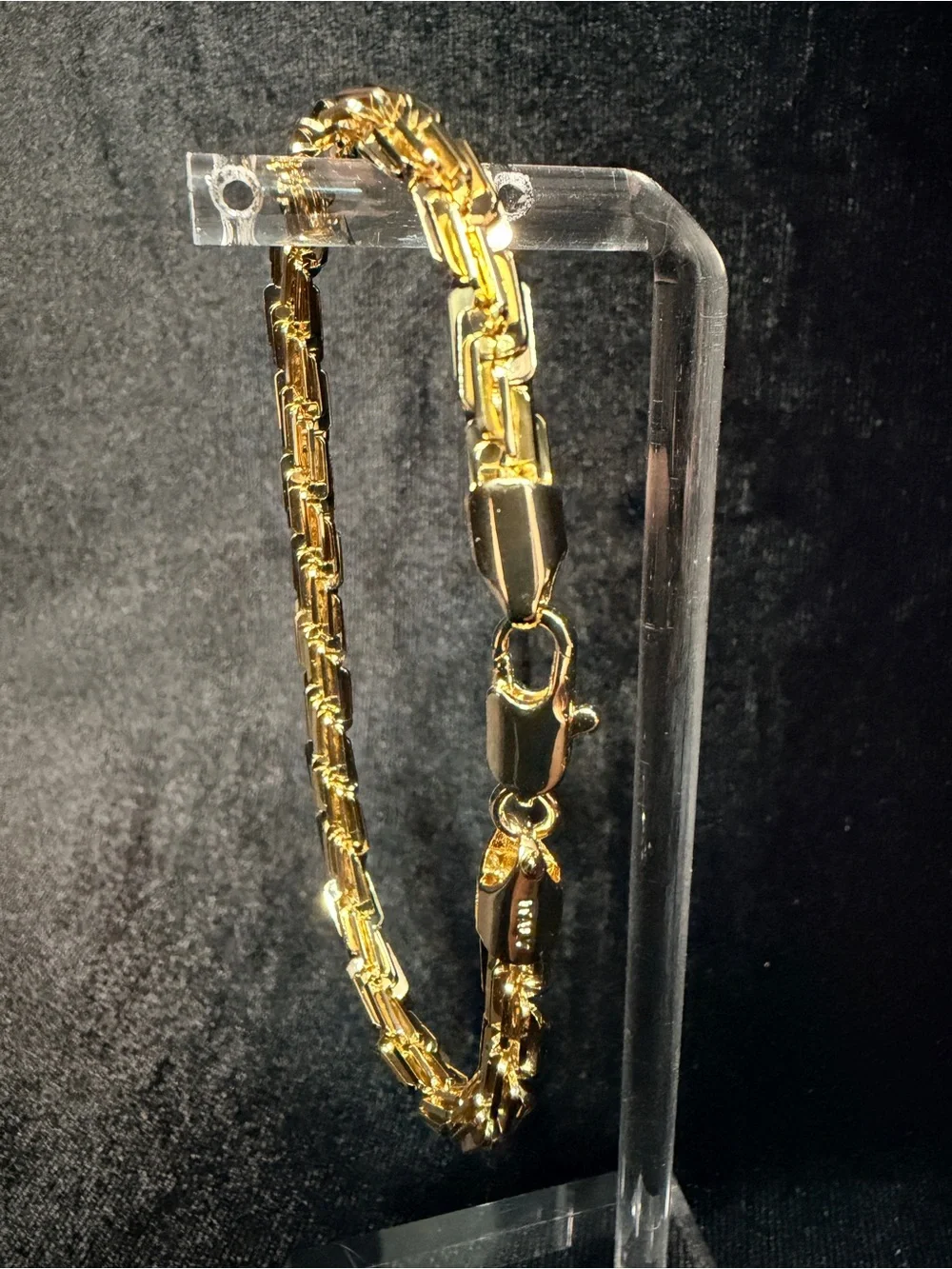 Milano Italy 14K stamped Gold filled 8in 5MM Bracelet. Brand new. Stand out!!